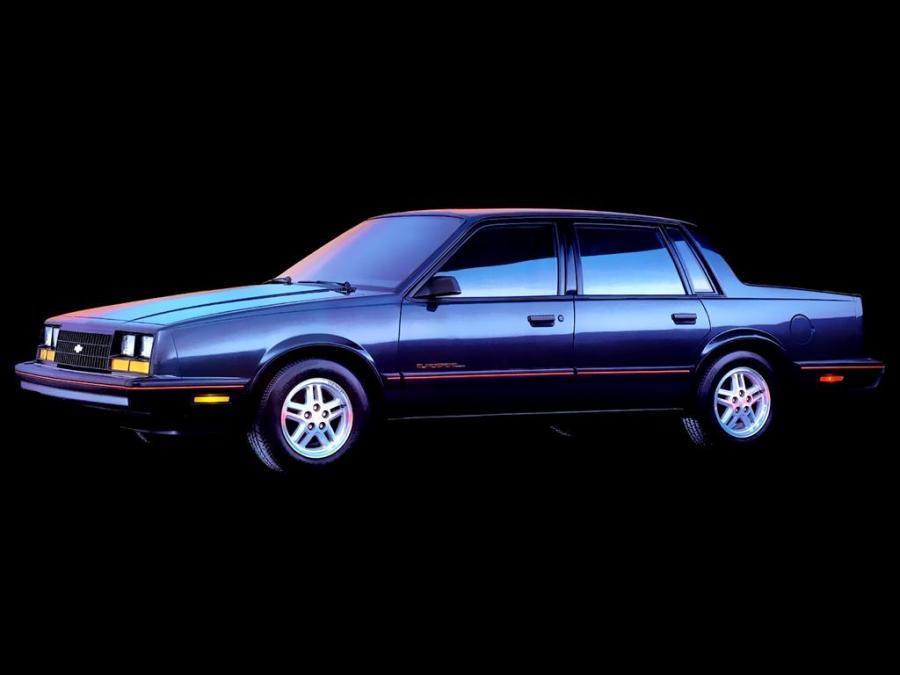  Chevrolet Celebrity Eurosport Sedan 1985 года  (фото 2 из 2)